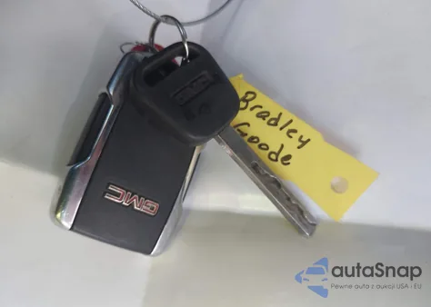 2015 GMC Sierra 2500Hd Denali z USA, uszkodzony, nr VIN 1GT120E86FF567722